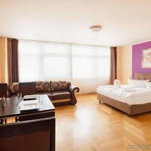 Apartament Youth - Ku'damm, Berlin