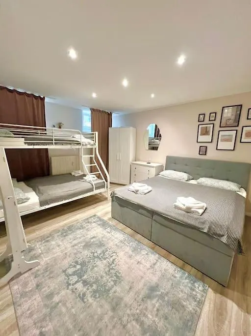 5 Personen Apartment Im Zentrum Berlín 0*,  Alemania